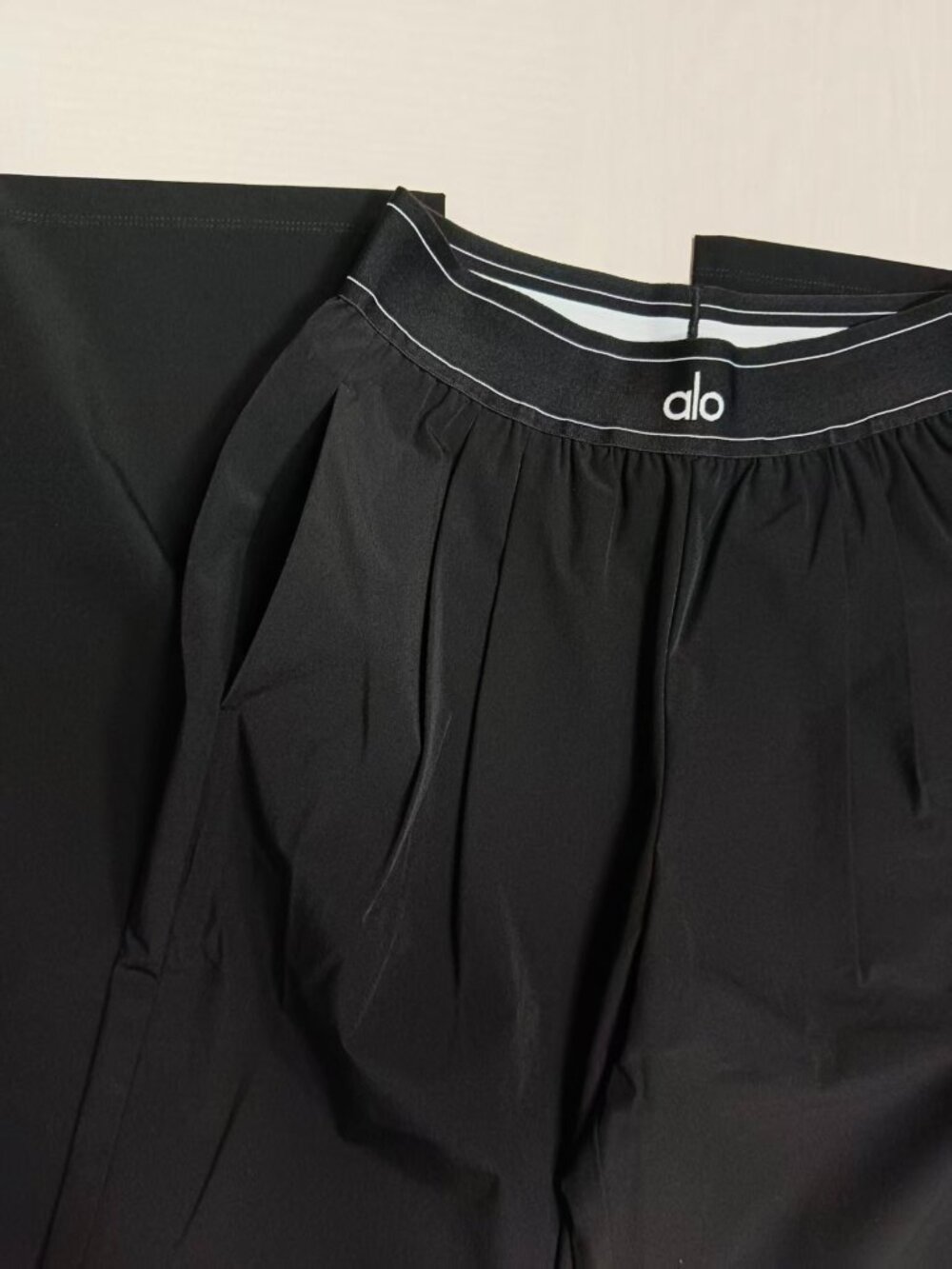 NWT💥ALO Yoga Suit Up Trouser|Wide-Leg Pants|Elevated Basics😄Regular 30"Inseam - Picture 3 of 9